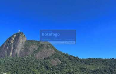 Imagem: A casa em condomínio possui 5 Dormitórios, 5 Banheiros, 1