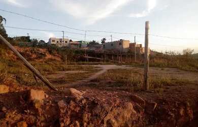 Imagem 1: Lote 9 frente 20 fundos. 190m² de Área