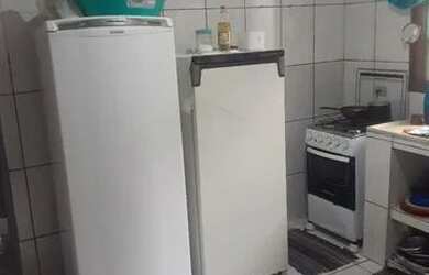 Imagem: A casa possui 1 Dormitório, 1 Banheiro, 2 Vagas na garagem