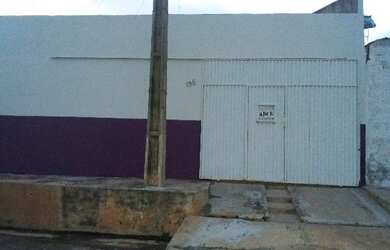 Imagem: A casa possui 3 Dormitórios, 1 Vaga na garagem e está localizado