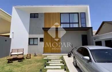 Imagem: A casa em condomínio possui 4 Dormitórios, 5 Banheiros, 2