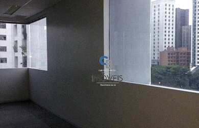 Imagem: O depósito possui 3 Vagas na garagem, 119m² de Área e está