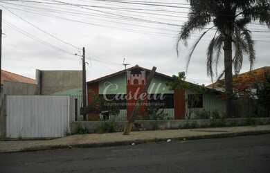 Imagem: A casa possui 3 Dormitórios, 3 Banheiros, 1 Vaga na garagem