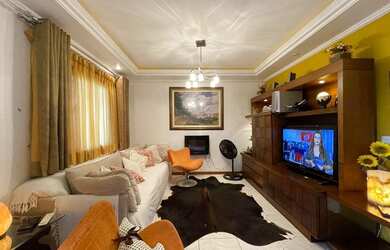 Imagem: A casa em condomínio possui 4 Dormitórios, 4 Banheiros, 2