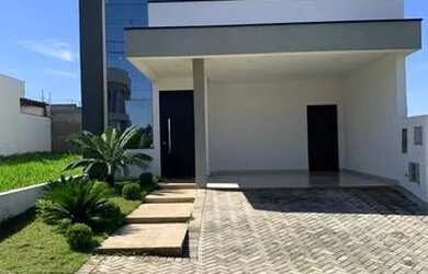 Imagem: A casa em condomínio possui 3 Dormitórios, 2 Banheiros, 2