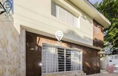 Imagem: A casa possui 3 Dormitórios, 2 Banheiros, 5 Vagas na garagem