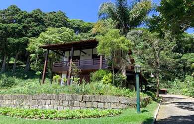 Imagem: A casa em condomínio possui 5 Dormitórios, 5 Banheiros, 1