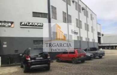 Imagem: O depósito possui 5 Vagas na garagem, 1.458m² de Área e