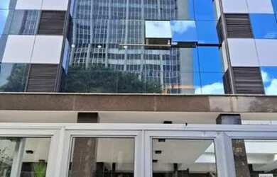 Imagem: O depósito possui 3 Vagas na garagem, 240m² de Área e está