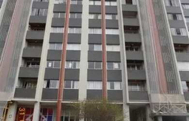 Imagem: O apartamento possui 1 Dormitório, 1 Banheiro, 1 Vaga na garagem