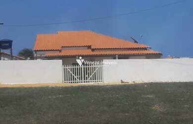 Imagem: A casa possui 1 Dormitório, 1 Banheiro, 450m² de Área e