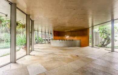 Imagem 7: Única casa projetada por Oscar Niemeyer em São Paulo para venda ou locação...