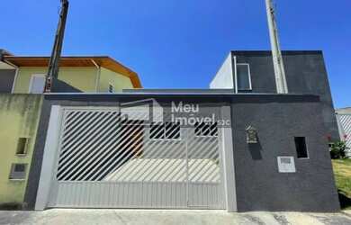 Imagem: A casa possui 3 Dormitórios, 3 Banheiros, 2 Vagas na garagem