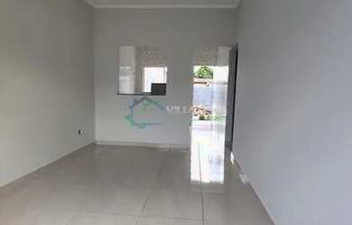 Imagem: A casa possui 2 Dormitórios, 1 Banheiro, 2 Vagas na garagem