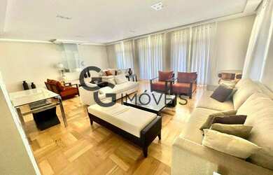 Imagem: O apartamento possui 4 Dormitórios, 3 Banheiros, 4 Vagas na