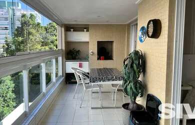 Imagem: O apartamento possui 3 Dormitórios, 1 Banheiro, 2 Vagas na