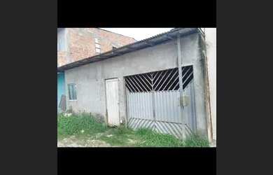 Imagem: A casa possui 3 Dormitórios, 2 Banheiros, 1 Vaga na garagem