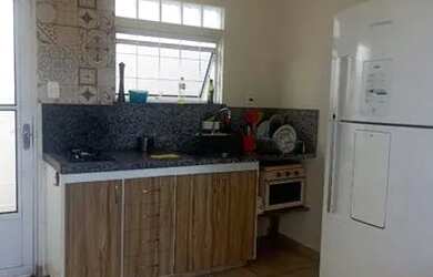 Imagem: A casa possui 4 Dormitórios, 4 Banheiros, 1 Vaga na garagem