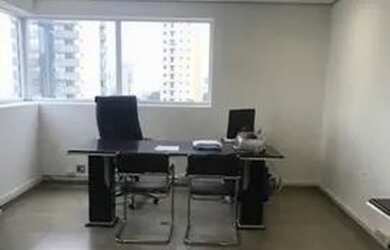 Imagem: O depósito possui 1 Vaga na garagem, 40m² de Área e está