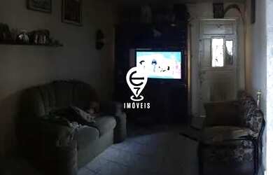 Imagem: A casa possui 2 Dormitórios, 1 Banheiro, 5 Vagas na garagem