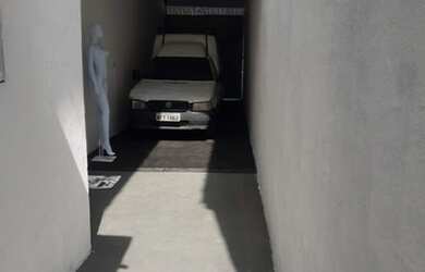 Imagem: A casa possui 5 Dormitórios, 3 Banheiros, 4 Vagas na garagem