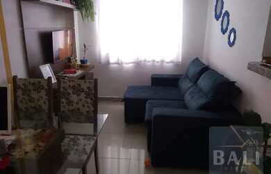 Imagem: O apartamento possui 2 Dormitórios, 1 Banheiro, 1 Vaga na garagem