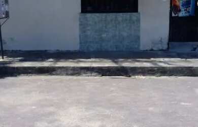 Imagem: A casa possui 3 Dormitórios, 2 Banheiros e está localizado