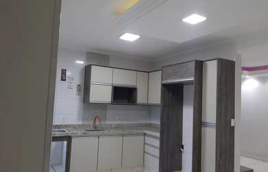 Imagem: A casa possui 2 Dormitórios, 2 Banheiros, 2 Vagas na garagem