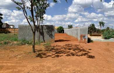 Imagem: O terreno possui 420m² de Área e está localizado em Setor