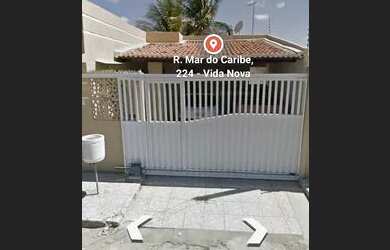 Imagem: A casa possui 2 Dormitórios, 2 Banheiros, 2 Vagas na garagem