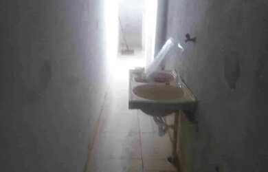 Imagem: A casa possui 1 Dormitório, 1 Banheiro, 1 Vaga na garagem