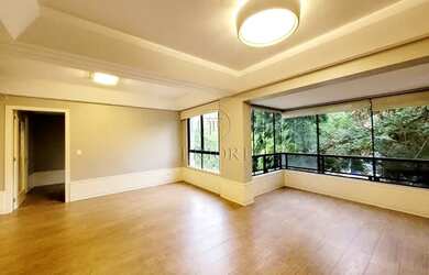 Imagem: O apartamento possui 2 Dormitórios, 1 Banheiro, 2 Vagas na