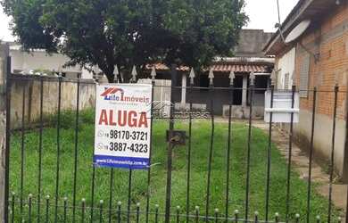 Imagem: A casa possui 2 Dormitórios, 1 Banheiro, 3 Vagas na garagem