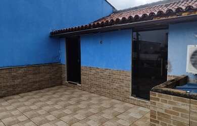 Imagem: A casa possui 2 Dormitórios, 3 Banheiros, 3 Vagas na garagem