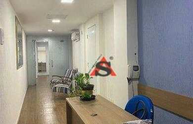 Imagem: O depósito possui 3 Vagas na garagem, 230m² de Área e Imóvel