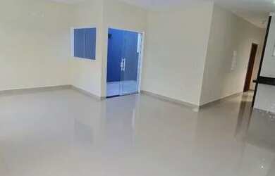 Imagem: A casa possui 3 Dormitórios, 2 Banheiros, 3 Vagas na garagem