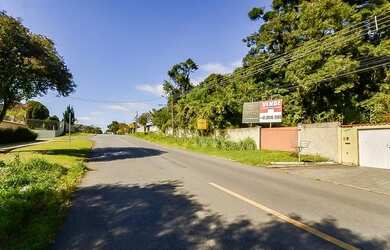 Imagem: O terreno possui 3.010m² de Área e está localizado em Bacacheri