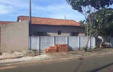 Imagem 2: Casa. 85m² de Área, 2 Vagas na garageme2 Dormitórios