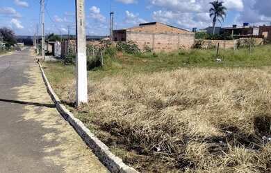 Imagem: O terreno possui 240m² de Área e está localizado em Novo