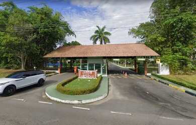 Imagem: A casa em condomínio possui 5 Dormitórios, 5 Vagas na garagem