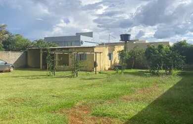 Imagem: A casa em condomínio possui 3 Dormitórios, 2 Banheiros, 4