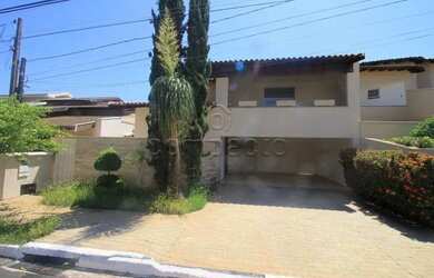 Imagem: A casa em condomínio possui 4 Dormitórios, 5 Banheiros, 4