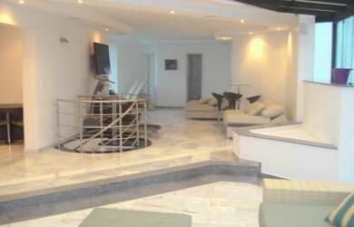 Imagem: O apartamento possui 4 Dormitórios, 5 Banheiros, 5 Vagas na