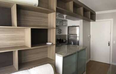 Imagem: O apartamento possui 1 Dormitório, 1 Banheiro, 1 Vaga na garagem