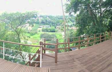 Imagem: A casa em condomínio possui 5 Dormitórios, 5 Banheiros, 5