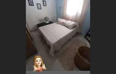 Imagem: A casa possui 2 Dormitórios, 1 Banheiro, 2 Vagas na garagem