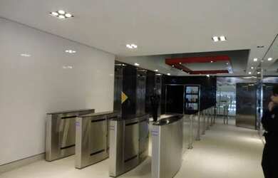 Imagem: O depósito possui 5 Vagas na garagem, 200m² de Área e está