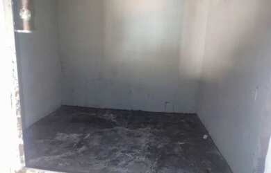 Imagem: A casa possui 1 Dormitório, 1 Banheiro e está localizado em