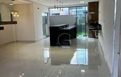 Imagem: A casa em condomínio possui 3 Dormitórios, 2 Banheiros, 4