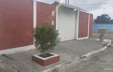 Imagem: A casa possui 2 Dormitórios, 5 Vagas na garagem, Imóvel novo